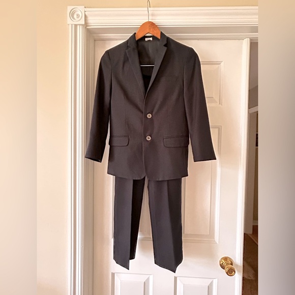 Boys Calvin Klein Dark Navy Classic Boy’s  Suit, Size 12. Excellent condition - Picture 1 of 6
